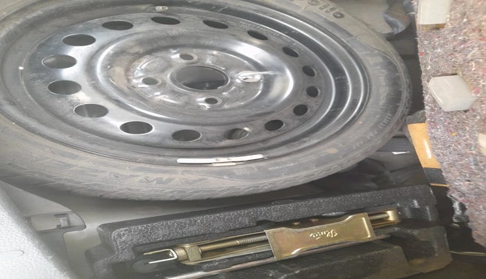 2016 Maruti Wagon R 1.0 VXI, Petrol, Manual, 29,645 km, tyre