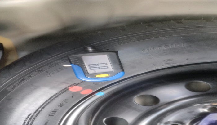 2019 Maruti Swift VXI AMT, Petrol, Automatic, 20,879 km, tyre