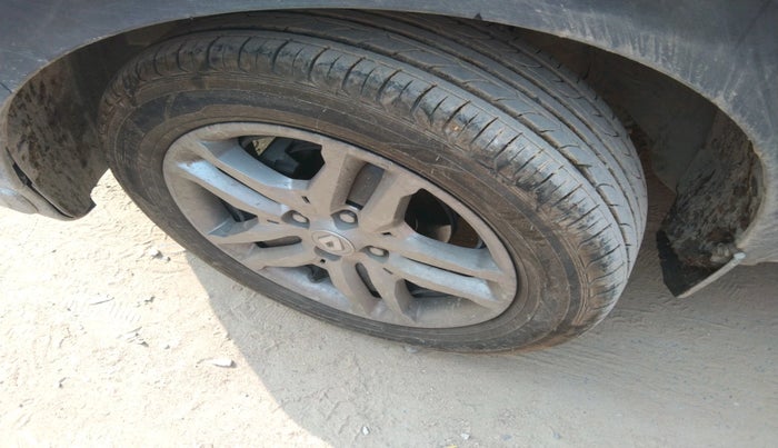 2019 Renault TRIBER RXZ, Petrol, Manual, 59,725 km, tyre