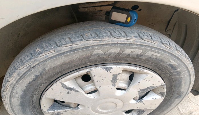 2012 Maruti Wagon R 1.0 LXI CNG, Petrol, Manual, 1,20,904 km, tyre