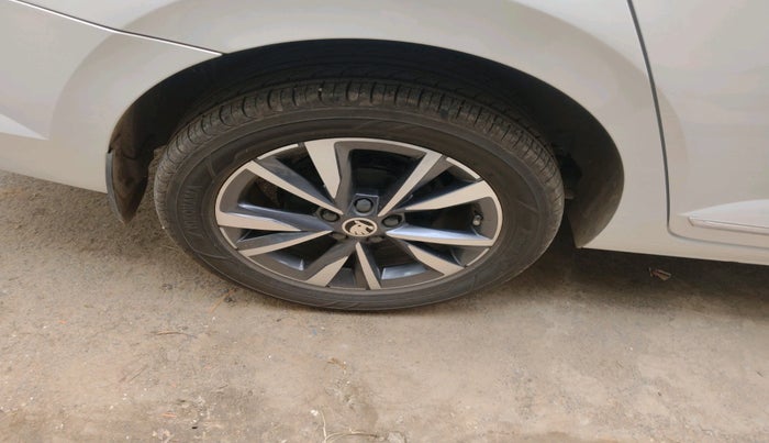 2023 Skoda SLAVIA STYLE 1.5L TSI DSG, Petrol, Automatic, 54,005 km, tyre