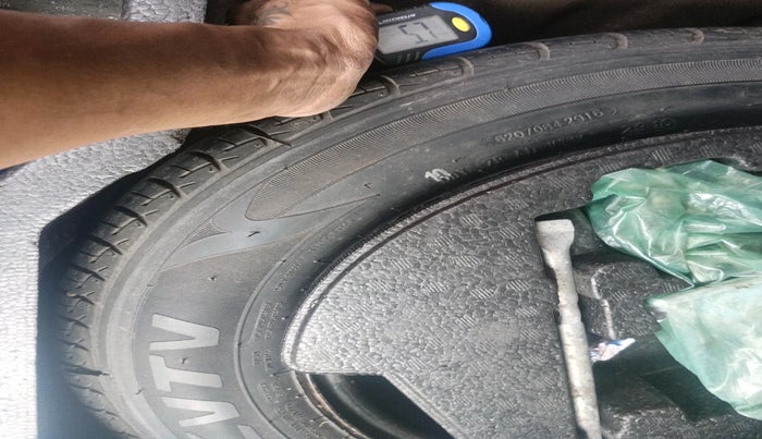 2016 Maruti Ciaz ZDI+ SHVS, Diesel, Manual, 1,60,913 km, tyre