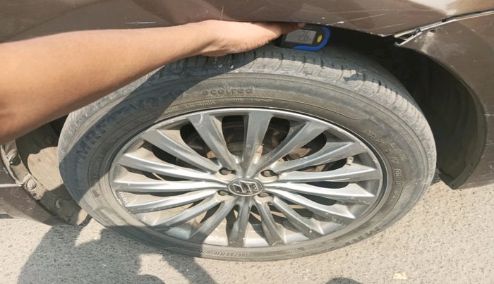 2016 Maruti Ciaz ZDI+ SHVS, Diesel, Manual, 1,60,913 km, tyre