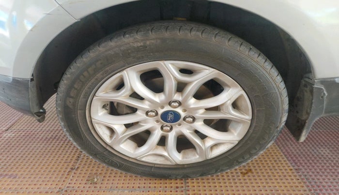 2014 Ford Ecosport TITANIUM 1.5L DIESEL, Diesel, Manual, 1,67,217 km, tyre