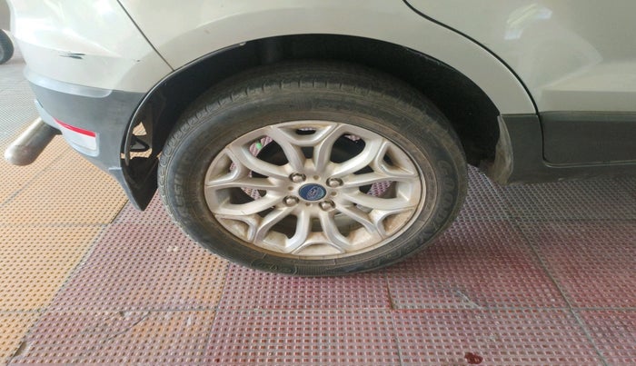 2014 Ford Ecosport TITANIUM 1.5L DIESEL, Diesel, Manual, 1,67,217 km, tyre