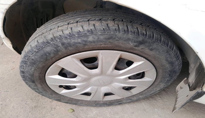 2014 Ford Figo EXI 1.2 PETROL, Petrol, Manual, 27,840 km, tyre