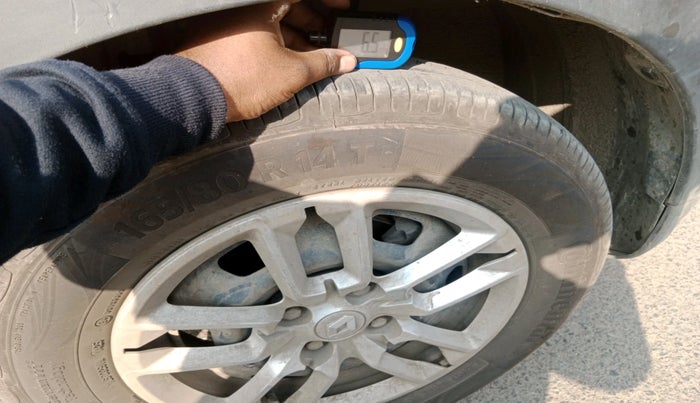 2020 Renault TRIBER RXT, Petrol, Manual, 1,04,715 km, tyre