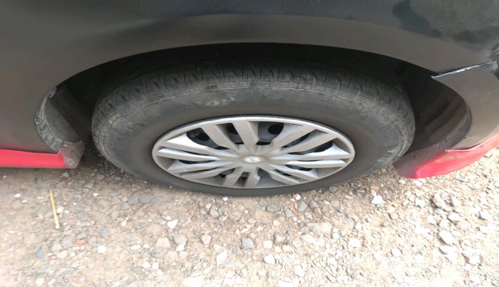 2015 Maruti Swift VXI, Petrol, Manual, 1,20,525 km, tyre