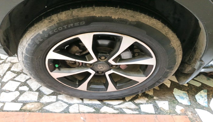 2021 Tata NEXON EV XZ PLUS, Electric, Automatic, 1,11,172 km, tyre