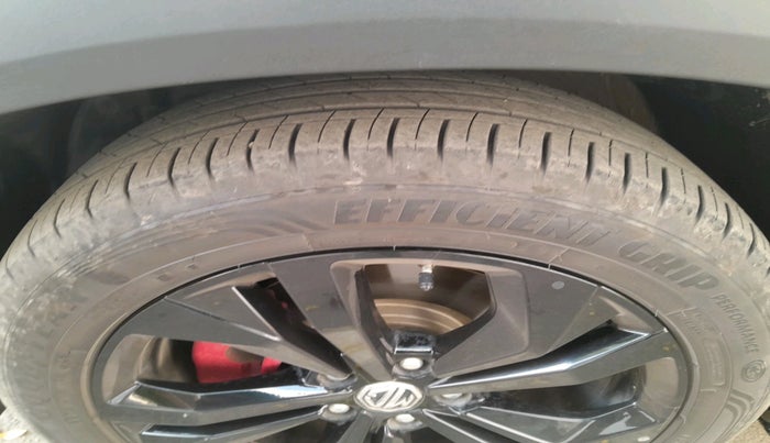 2025 MG HECTOR Snowstorm 1.5 Turbo CVT, Petrol, Automatic, 14,838 km, tyre