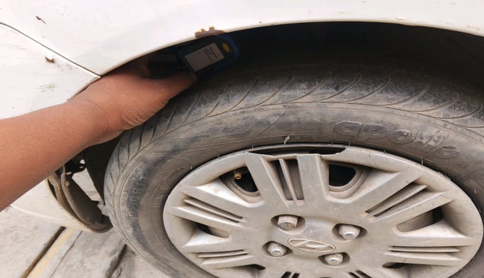 2010 Hyundai Santro Xing GLS, Petrol, Manual, 2,77,175 km, tyre