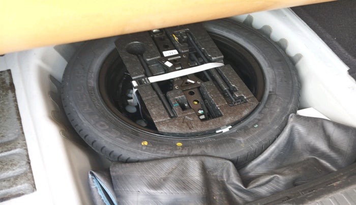 2023 Skoda SLAVIA STYLE 1.0L TSI MT, Petrol, Manual, 55,630 km, tyre