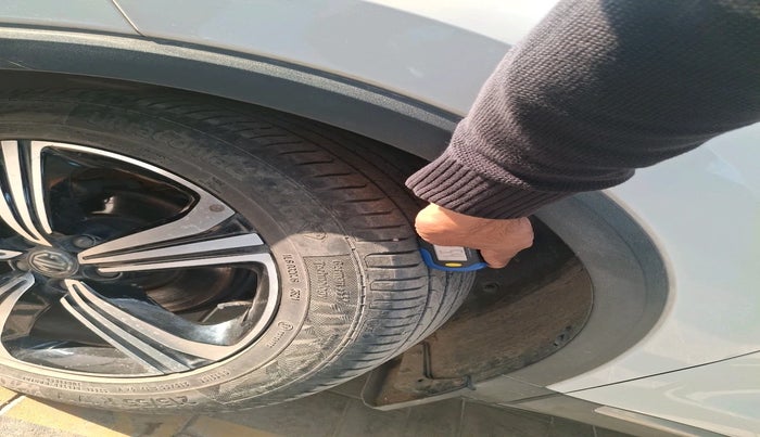 2022 MG ASTOR SAVVY 1.5 CVT, Petrol, Automatic, 25,241 km, tyre