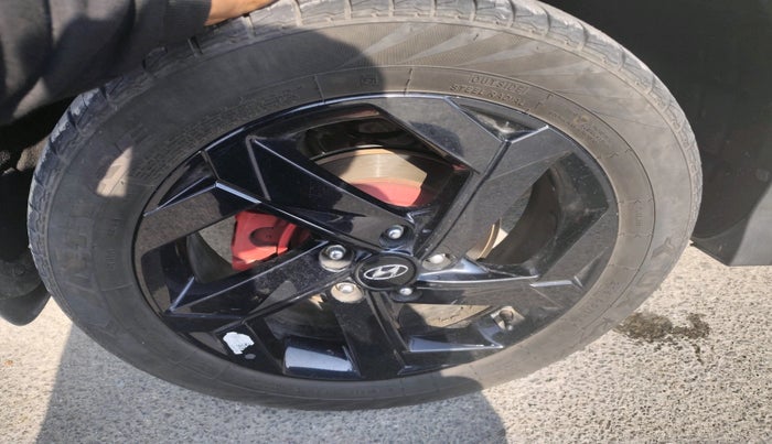 2024 Hyundai ALCAZAR Signature (O) AE Turbo 7Str DT DCT, Petrol, Automatic, 86,000 km, tyre