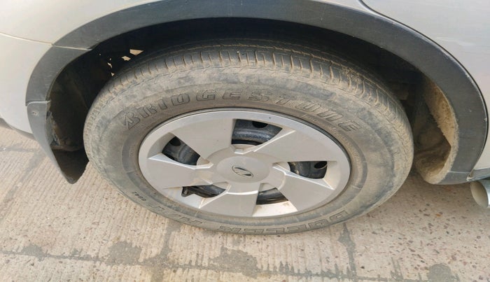 2014 Mahindra XUV500 W6, Diesel, Manual, 75,326 km, tyre