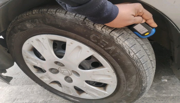 2015 Honda Amaze 1.2L I-VTEC S, Petrol, Manual, 1,58,480 km, tyre