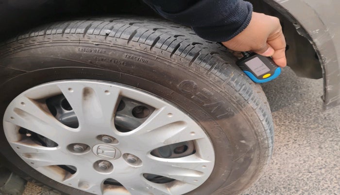 2015 Honda Amaze 1.2L I-VTEC S, Petrol, Manual, 1,58,480 km, tyre