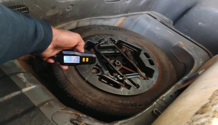 2011 Hyundai i10 MAGNA 1.2, Petrol, Manual, 1,18,414 km, tyre