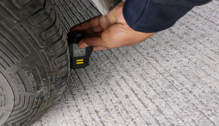 2011 Hyundai i10 MAGNA 1.2, Petrol, Manual, 1,18,414 km, tyre