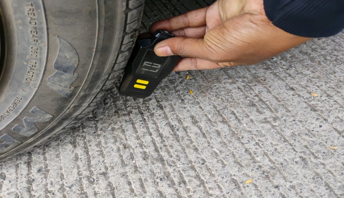 2011 Hyundai i10 MAGNA 1.2, Petrol, Manual, 1,18,414 km, tyre