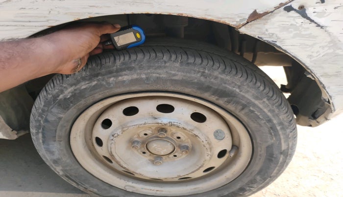 2014 Tata Indica Vista LS TDI, Diesel, Manual, 2,17,716 km, tyre