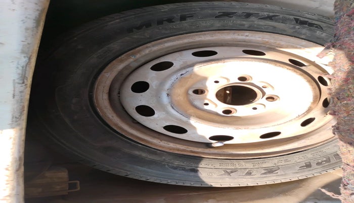 2014 Tata Indica Vista LS TDI, Diesel, Manual, 2,17,716 km, tyre