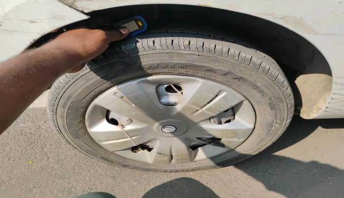 2014 Tata Indica Vista LS TDI, Diesel, Manual, 2,17,716 km, tyre