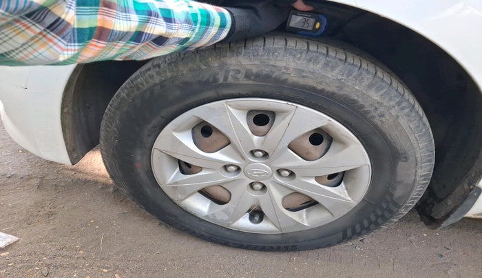 2015 Hyundai Elite i20 SPORTZ 1.2, Petrol, Manual, 1,03,177 km, tyre