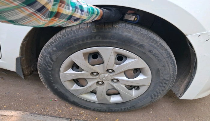 2015 Hyundai Elite i20 SPORTZ 1.2, Petrol, Manual, 1,03,177 km, tyre