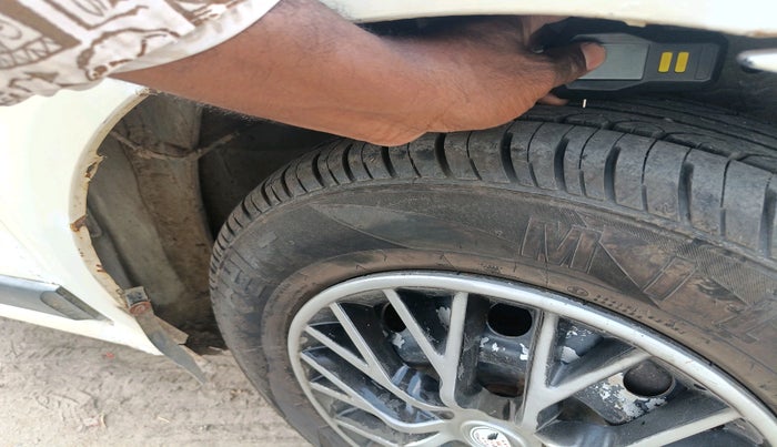 2015 Mahindra Verito 1.5 D4, Diesel, Manual, 1,17,970 km, tyre