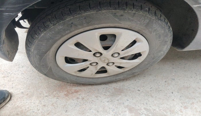 2011 Hyundai i10 MAGNA 1.2, Petrol, Manual, 57,539 km, tyre