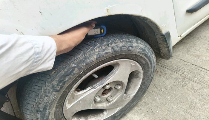 2015 Maruti Wagon R 1.0 LXI CNG, Petrol, Manual, 73,079 km, tyre