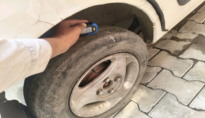 2015 Maruti Wagon R 1.0 LXI CNG, Petrol, Manual, 73,079 km, tyre