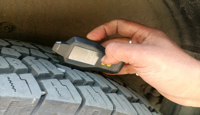 2024 Mahindra Thar LX P 2WD AT HT, Petrol, Automatic, 8,437 km, tyre