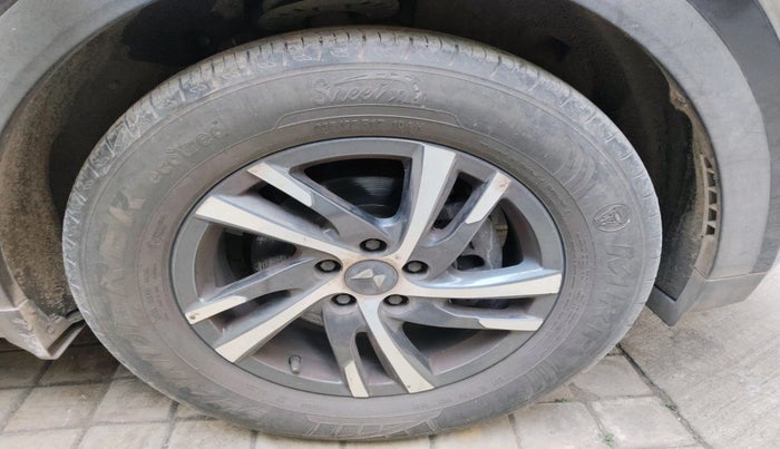 2022 Mahindra XUV700 AX 5 P MT 7 STR, Petrol, Manual, 50,114 km, tyre