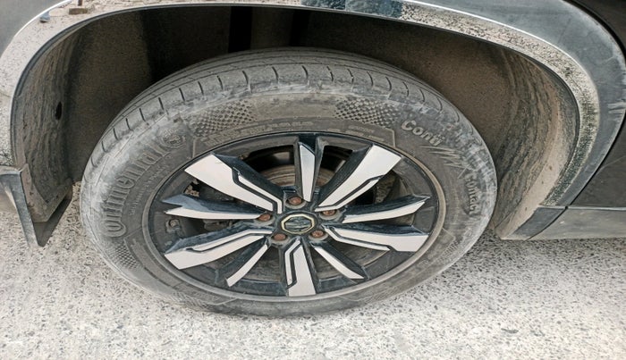 2019 MG HECTOR SHARP HYBRID 1.5 PETROL, Petrol, Manual, 77,368 km, tyre