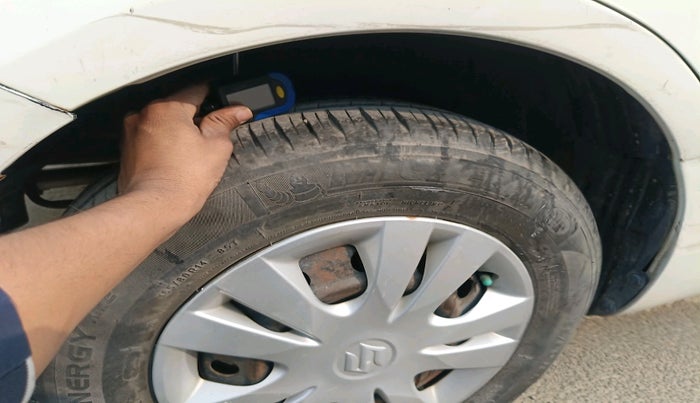 2013 Maruti Swift Dzire VXI, Petrol, Manual, 58,113 km, tyre