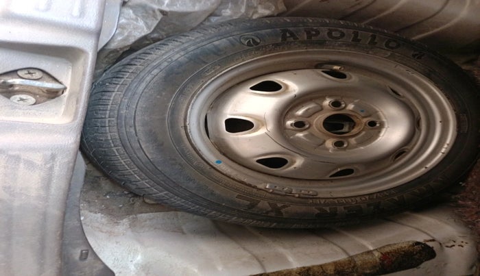 2012 Maruti Zen Estilo LXI, Petrol, Manual, 76,554 km, tyre