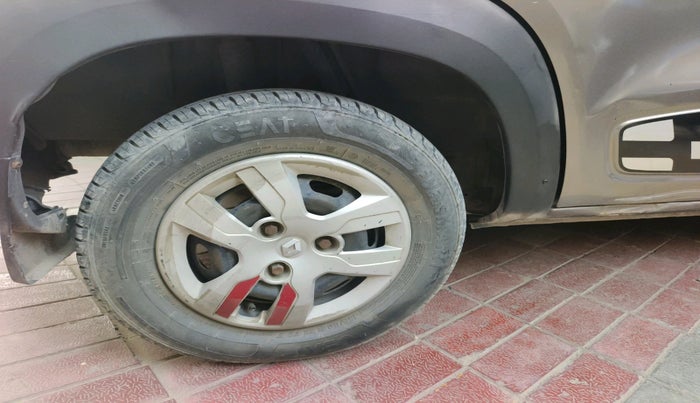 2016 Renault Kwid RXT 1.0 AMT, Petrol, Automatic, 91,454 km, tyre