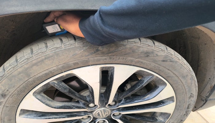 2022 MG HECTOR PLUS SELECT 2.0 DIESEL TURBO MT 7-STR, Diesel, Manual, 53,680 km, tyre