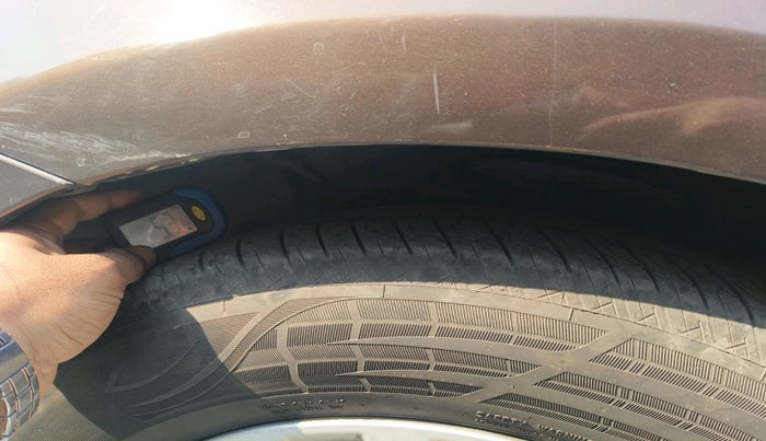 2014 Maruti Ciaz ZDI, Diesel, Manual, 1,05,154 km, tyre