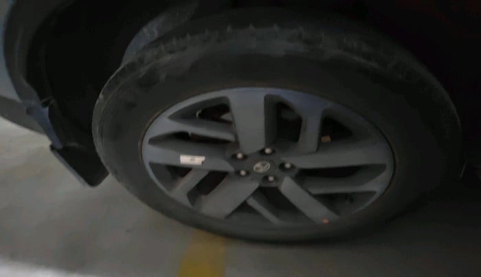 2022 Tata Safari XZA PLUS 6 S DARK EDITION, Diesel, Automatic, 34,731 km, tyre