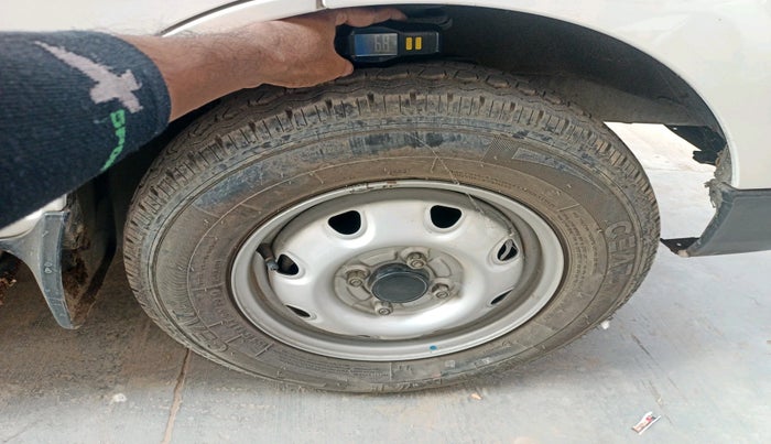 2021 Maruti Eeco 5 STR AC CNG, Petrol, Manual, 38,201 km, tyre