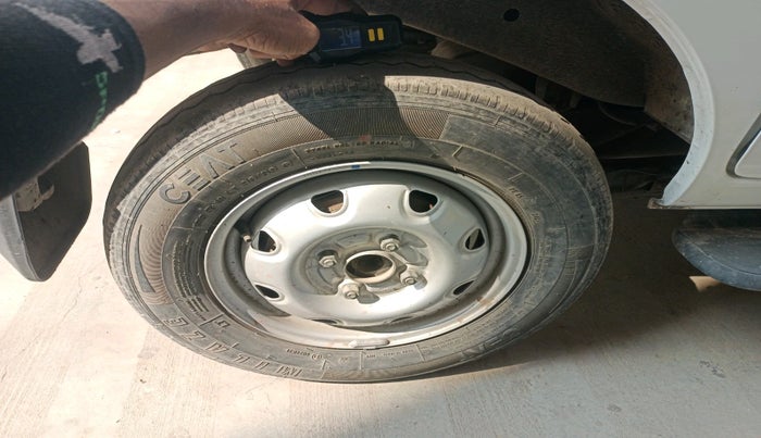 2021 Maruti Eeco 5 STR AC CNG, Petrol, Manual, 38,201 km, tyre