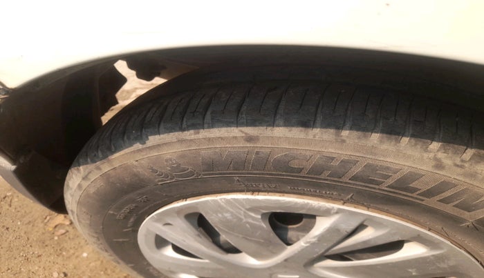 2010 Maruti Swift VXI, Petrol, Manual, 60,505 km, tyre