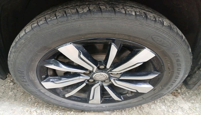 2020 MG HECTOR PLUS SHARP 1.5 PETROL TURBO HYBRID MT 6-STR, Petrol, Manual, 55,432 km, tyre