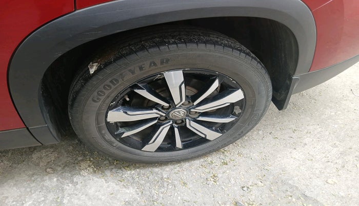 2020 MG HECTOR PLUS SHARP 1.5 PETROL TURBO HYBRID MT 6-STR, Petrol, Manual, 55,432 km, tyre