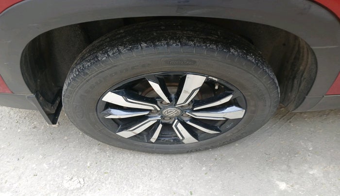 2020 MG HECTOR PLUS SHARP 1.5 PETROL TURBO HYBRID MT 6-STR, Petrol, Manual, 55,432 km, tyre