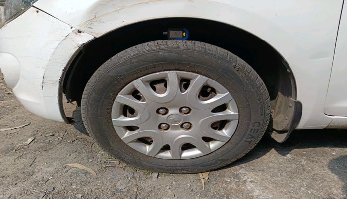 2012 Hyundai i20 MAGNA (O) 1.2, Petrol, Manual, 34,750 km, tyre