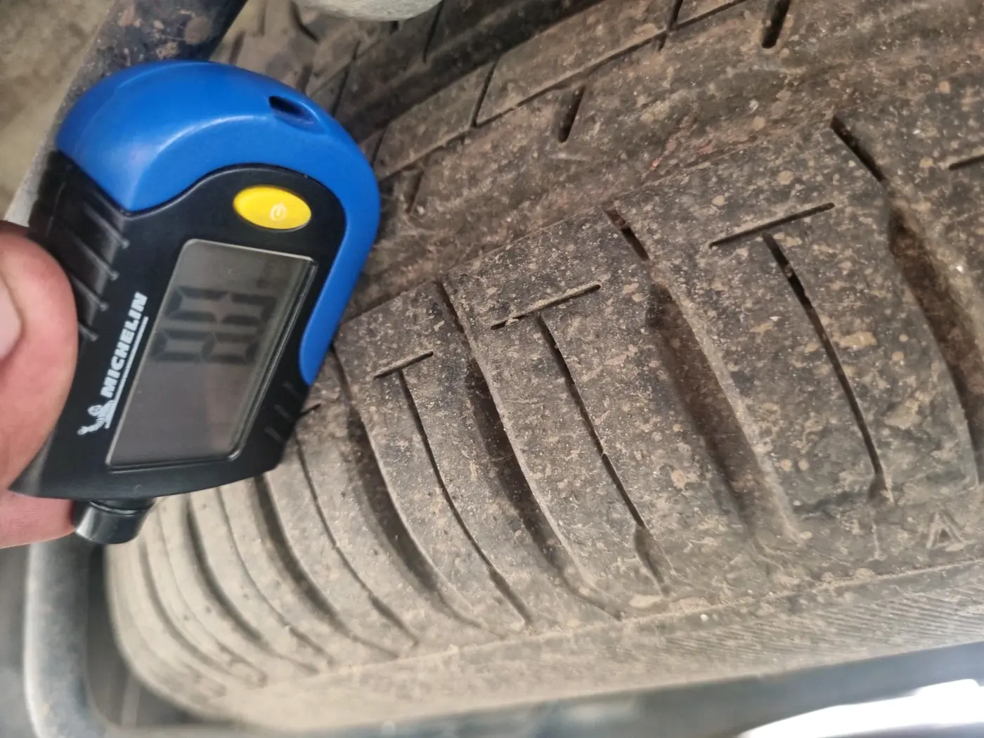 2021 Maruti XL6 ALPHA MT, Petrol, Manual, 9,203 km, tyre